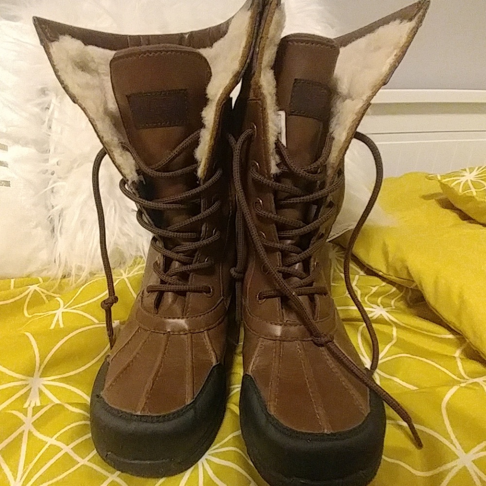 UGG duck boot